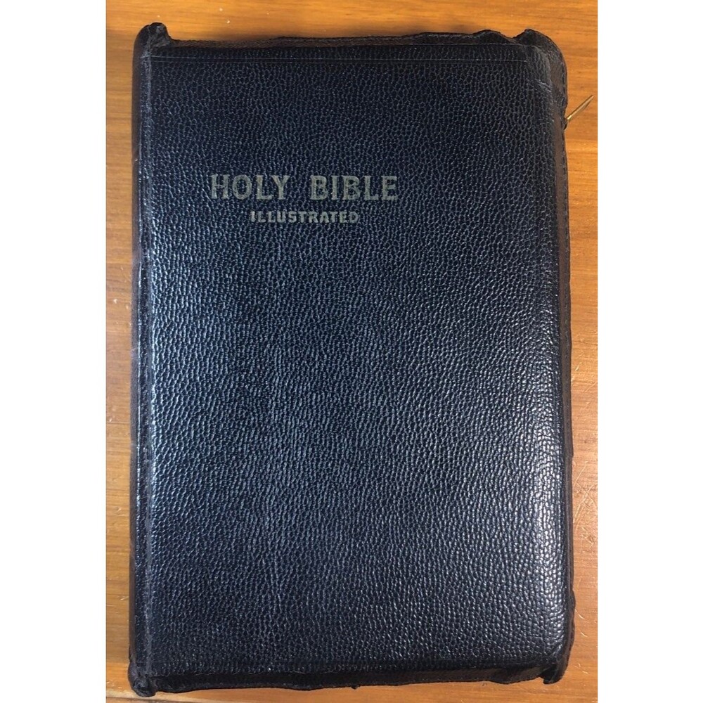 Vintage Clergy Holy Bible- 5”x7” with zippered edge. World Pub. illustrated.